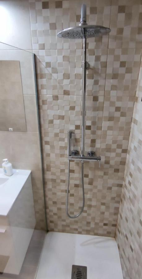 Acogedor Atico En Pleno Centro Apartment Granada Luaran gambar