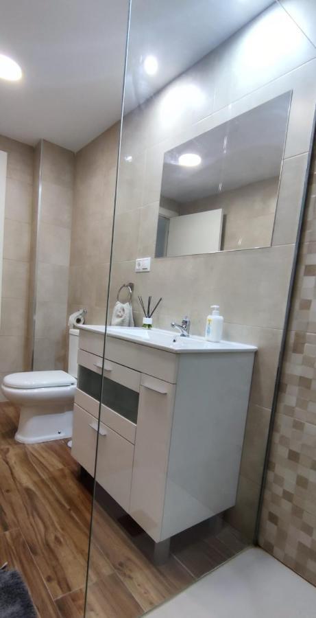 Acogedor Atico En Pleno Centro Apartment Granada Luaran gambar