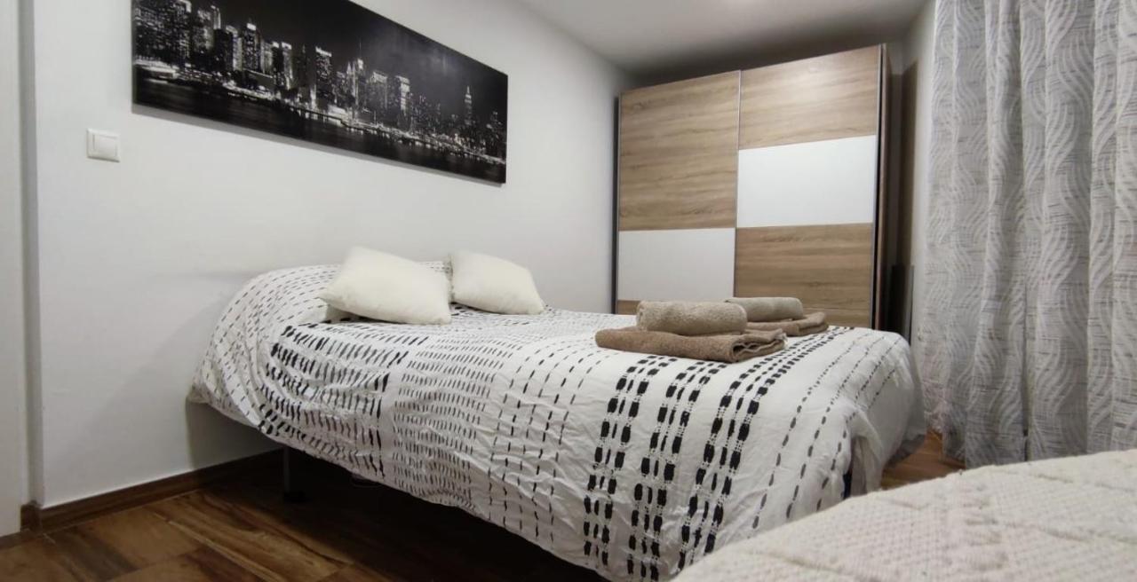 Acogedor Atico En Pleno Centro Apartment Granada Luaran gambar