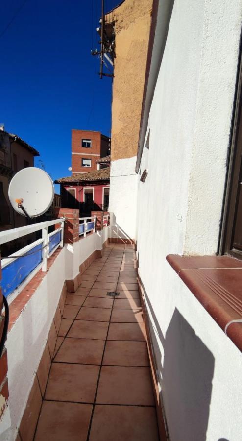 Acogedor Atico En Pleno Centro Apartment Granada Luaran gambar